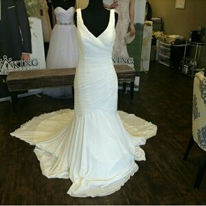 Elegant White Sleeveless Gown